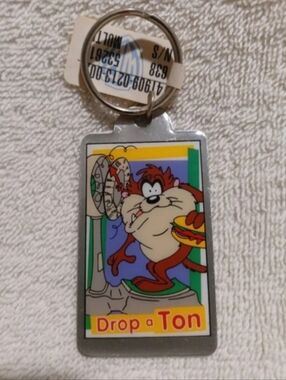 Vintage Looney tunes taz resolve drop a ton keyring